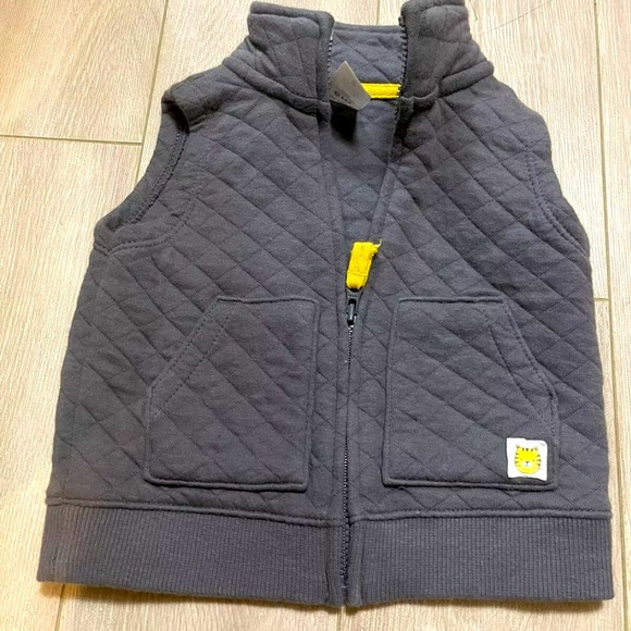 Baby Boys Carter's  Gray   Zip Jacket / Vest Size 6 months - Picture 1 of 3